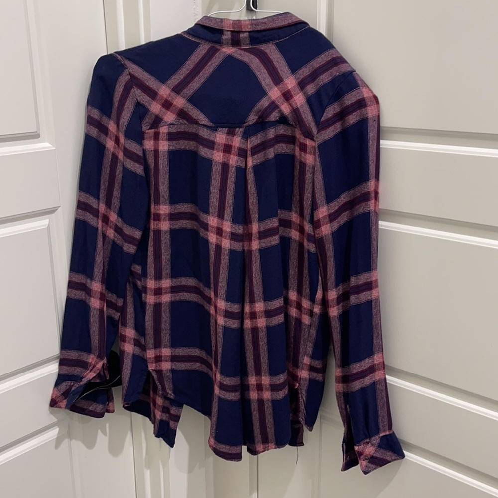 Button down - Picture 3 of 3